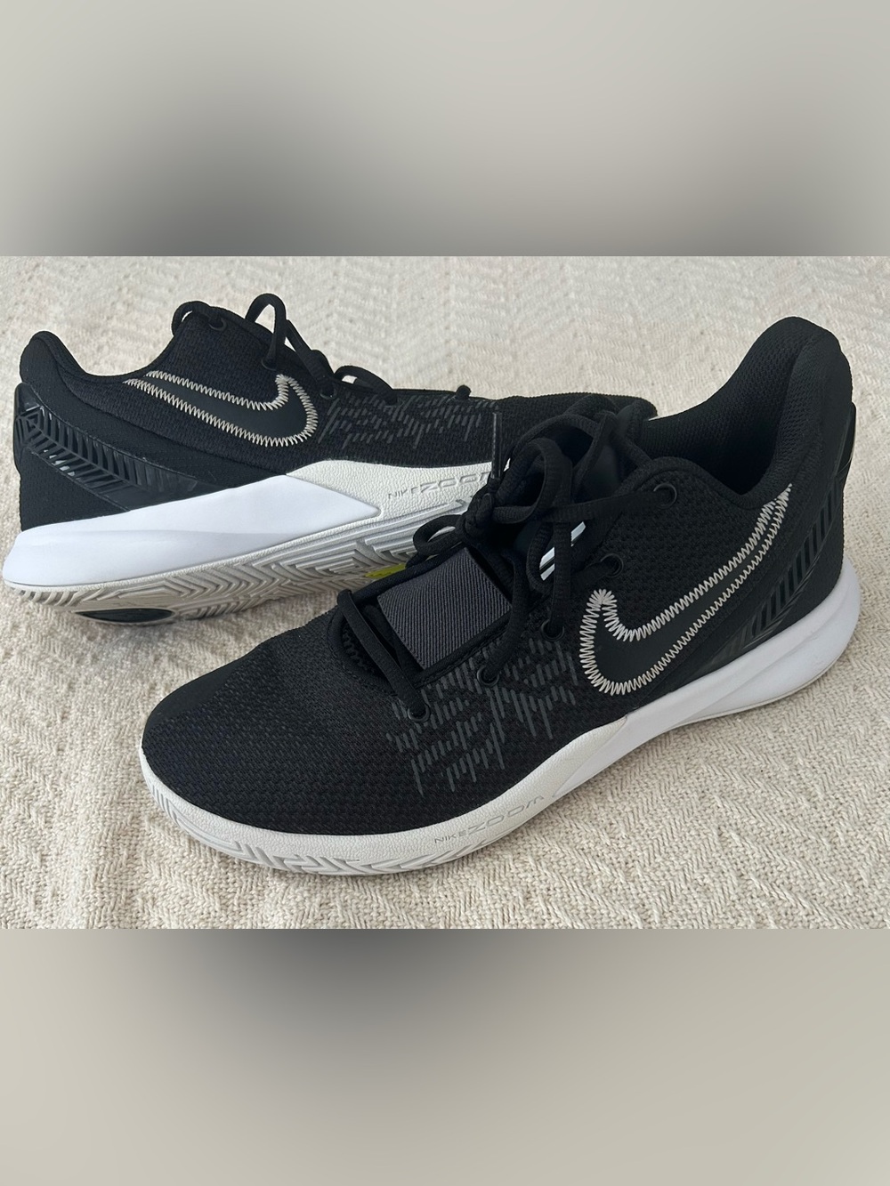 Nike Men's Kyrie Irving Flytrap II Black Basketball Shoes Size US 9.5